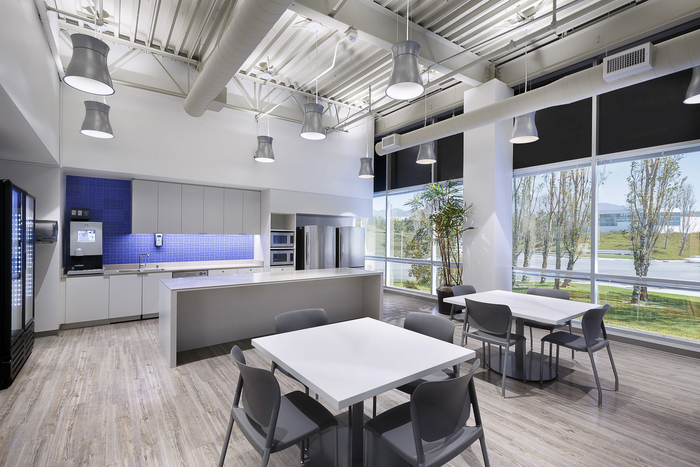 美国考克斯通信办公室设计