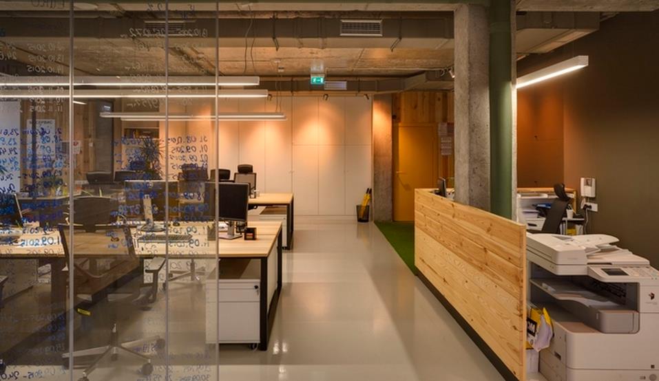 如何将办公室装修的比较稳重、大气？