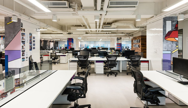 时尚、干练的上海办公室装修风格比较受欢迎