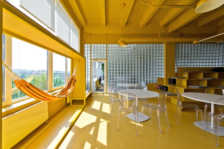 办公室装修之打造一个可以睡觉的办公室