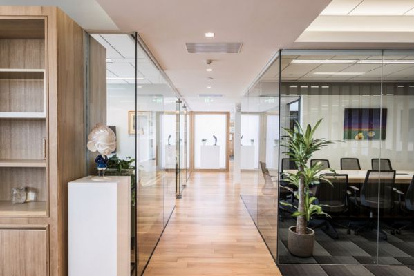 上海办公室设计中如何选择办公室家具？