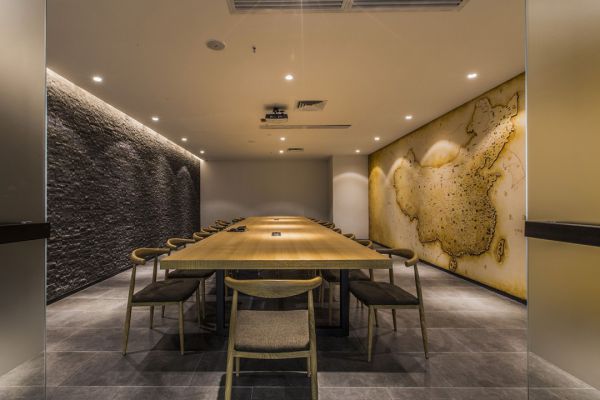 上海办公室设计过程中通过哪些渠道实现家具购买？