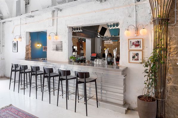 上海办公室设计是自己设计还是找人设计？