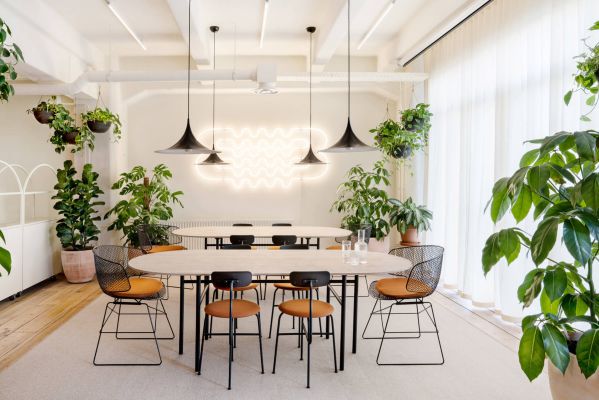 合适的装饰品凸显办公室装修风格